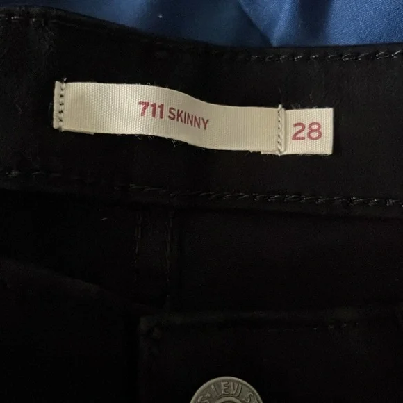 Levi's Black Skinny Jeans for Women - Picture 12 of 12